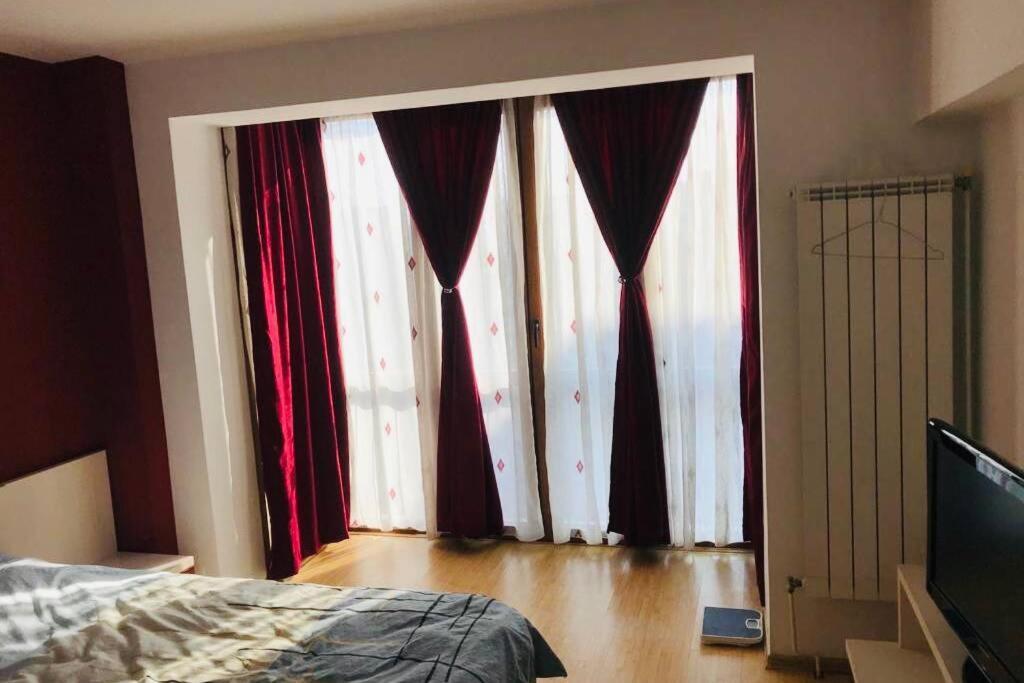 בוקרשט Cozy 2 Rooms Apartment Close To City Center מראה חיצוני תמונה